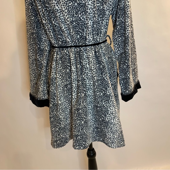 French Kitty Long Sleeved Robe with Waist Tie Size Large - Picture 11 of 16